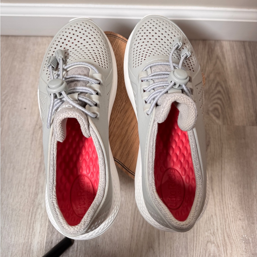 Crocs LiteRide Pacer Women’s Size 6 | Gray | Lightweight Comfort Sneakers - Picture 5 of 7